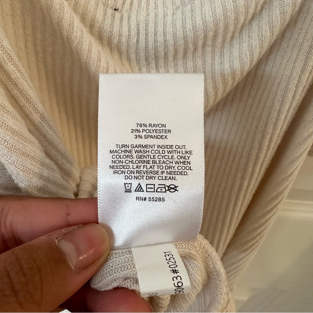 XL Express Cream Ribbed Tank - Picture 4 of 7